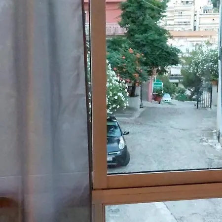 2 Bedroom Lovely Place With Free Parking Appartement *